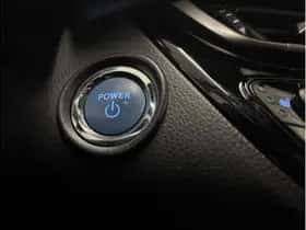 Toyota C-HR (2018) thumbnail 14
