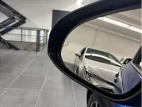 Toyota C-HR (2018) thumbnail 17