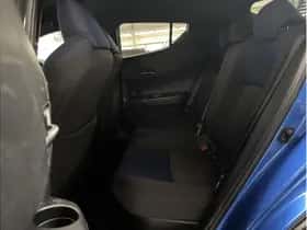 Toyota C-HR (2018) thumbnail 19
