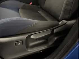 Toyota C-HR (2018) thumbnail 21