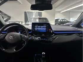 Toyota C-HR (2018) thumbnail 22