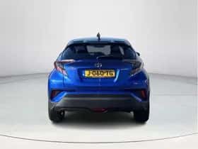 Toyota C-HR (2018) thumbnail 4