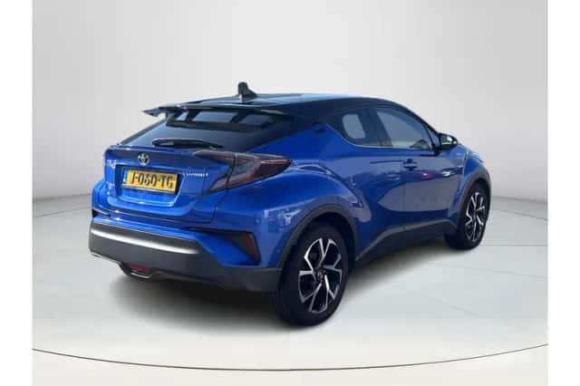 Toyota C-HR (2018) thumbnail 5