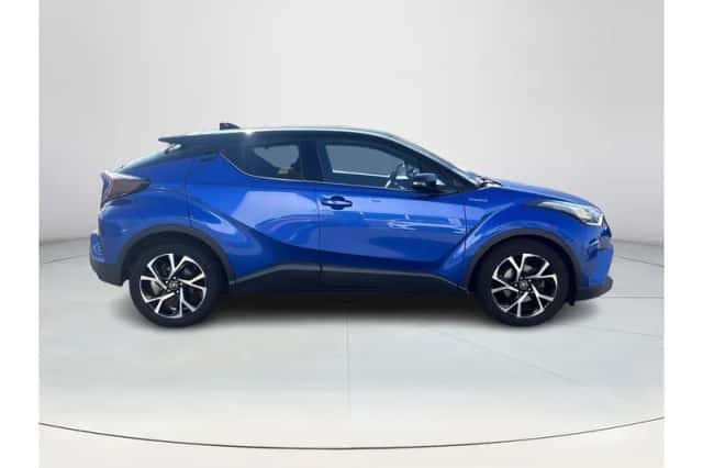Toyota C-HR (2018) thumbnail 6