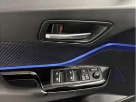 Toyota C-HR (2018) thumbnail 9
