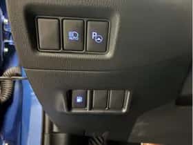 Toyota C-HR (2018) thumbnail 10