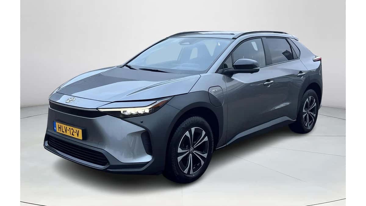 Toyota bZ4X (2025) — foto 1