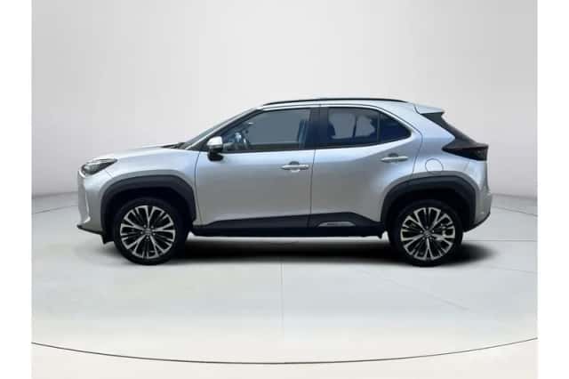 Toyota Yaris Cross (2023) thumbnail 2