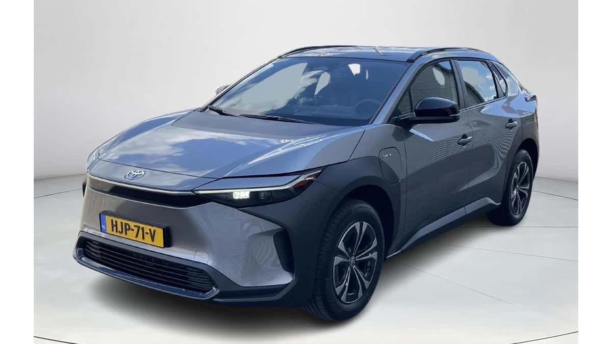 Toyota bZ4X (2025) — foto 1