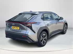 Toyota bZ4X (2025) thumbnail 5
