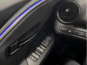 Toyota C-HR (2025) thumbnail 25