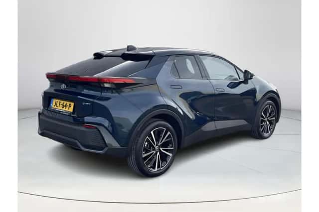 Toyota C-HR (2025) thumbnail 5