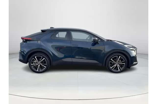 Toyota C-HR (2025) thumbnail 6