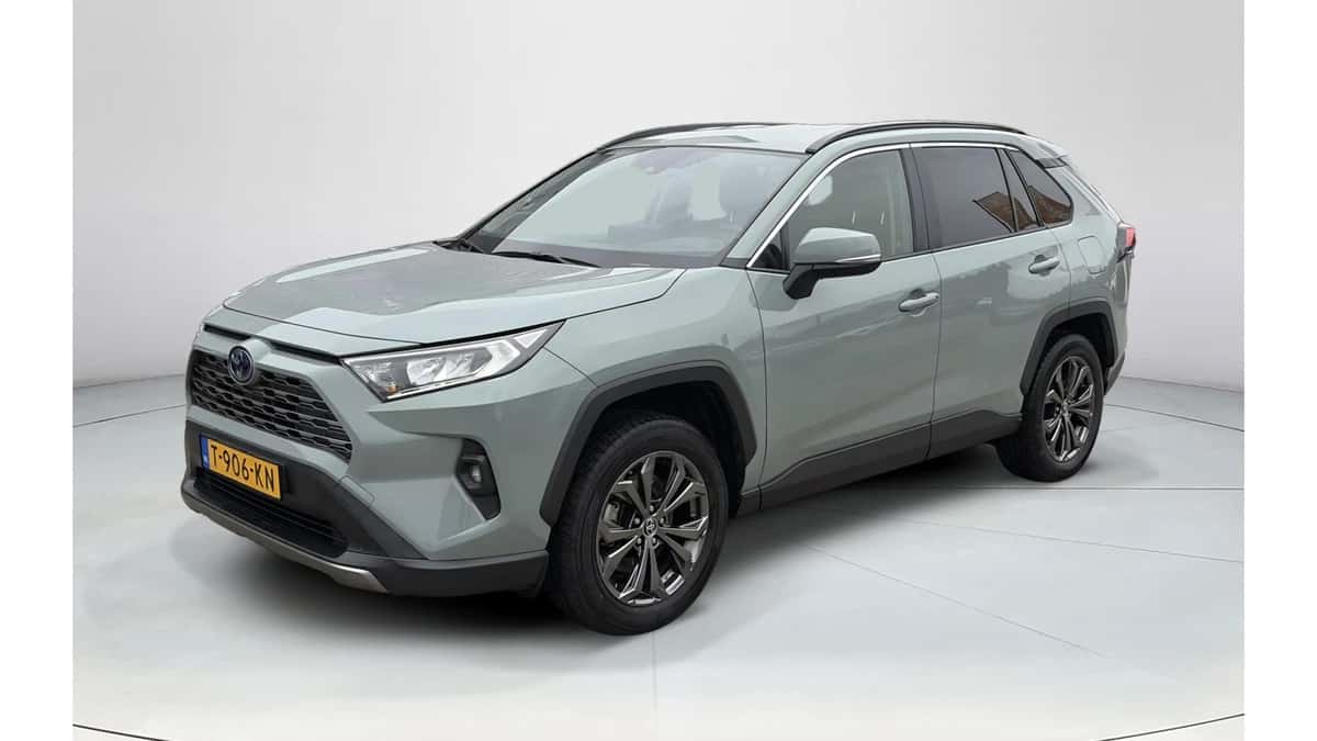 Toyota RAV4 (2023) — foto 1