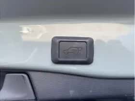 Toyota RAV4 (2023) thumbnail 16