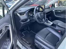 Toyota RAV4 (2023) thumbnail 10
