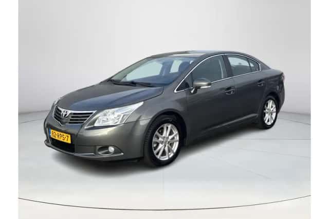 Toyota Avensis (2011) thumbnail 1