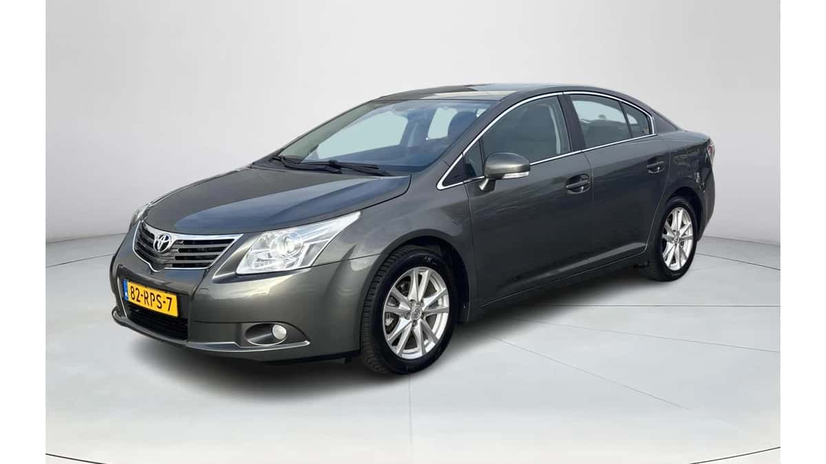 Toyota Avensis (2011) — foto 1