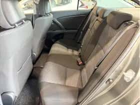 Toyota Avensis (2011) thumbnail 13