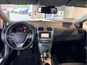 Toyota Avensis (2011) thumbnail 15