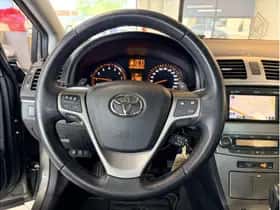 Toyota Avensis (2011) thumbnail 16