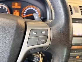 Toyota Avensis (2011) thumbnail 23