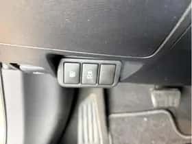 Toyota Avensis (2011) thumbnail 27