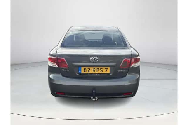 Toyota Avensis (2011) thumbnail 4