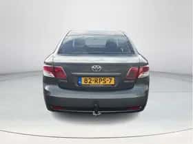 Toyota Avensis (2011) thumbnail 4