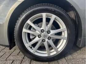 Toyota Avensis (2011) thumbnail 9