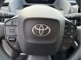 Toyota bZ4X (2025) thumbnail 14