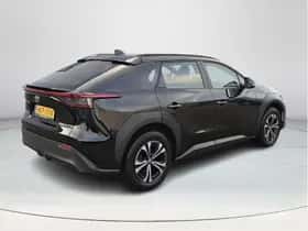 Toyota bZ4X (2025) thumbnail 6