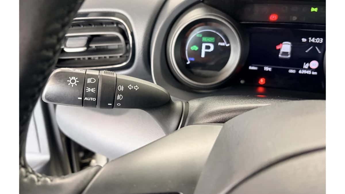 Toyota Yaris (2021) — foto 1