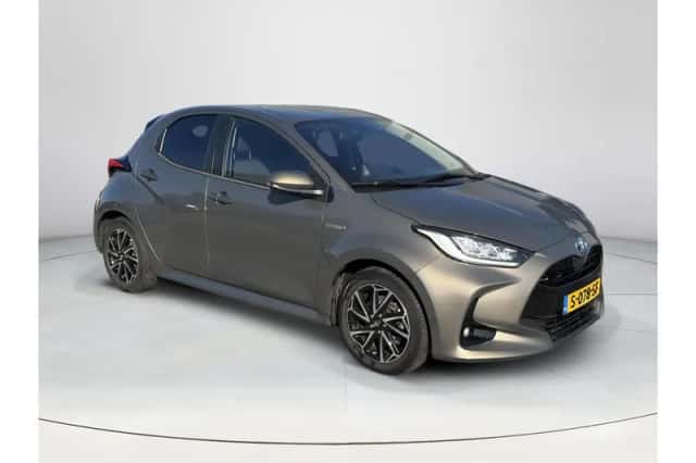 Toyota Yaris (2021) thumbnail 3