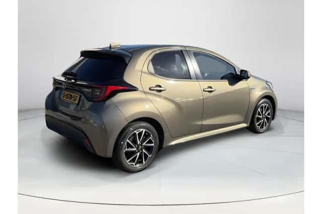 Toyota Yaris (2021) thumbnail 4