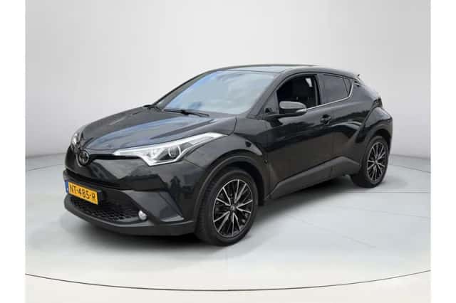 Toyota C-HR (2017) thumbnail 1