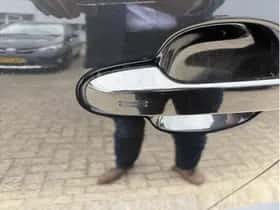 Toyota C-HR (2017) thumbnail 16