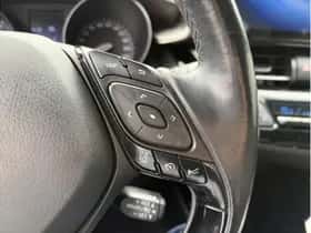 Toyota C-HR (2017) thumbnail 21