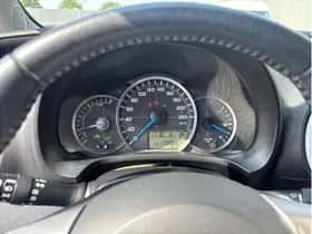 Toyota Yaris (2012) thumbnail 12