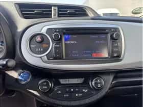 Toyota Yaris (2012) thumbnail 14