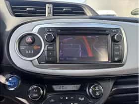 Toyota Yaris (2012) thumbnail 15