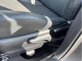 Toyota Yaris (2012) thumbnail 20
