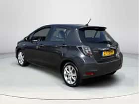 Toyota Yaris (2012) thumbnail 3