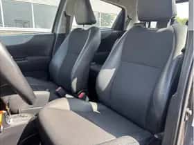 Toyota Yaris (2012) thumbnail 21