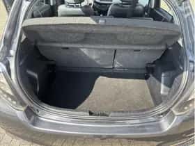 Toyota Yaris (2012) thumbnail 23