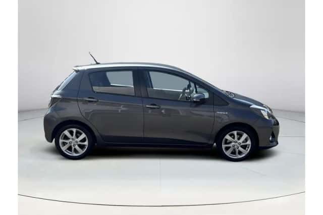 Toyota Yaris (2012) thumbnail 6