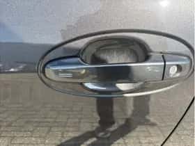 Toyota Yaris (2012) thumbnail 9