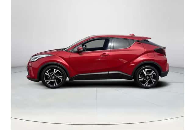 Toyota C-HR (2023) thumbnail 2