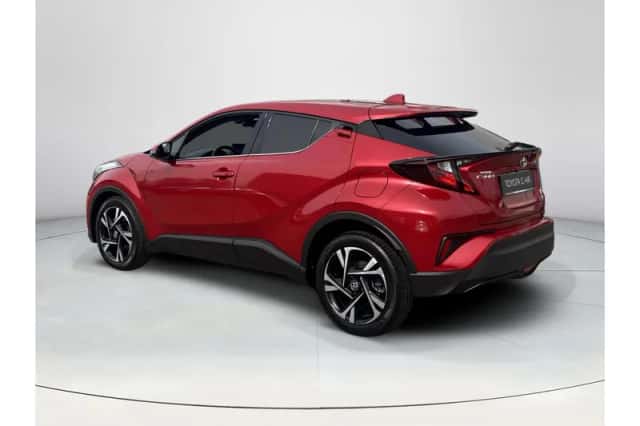 Toyota C-HR (2023) thumbnail 3