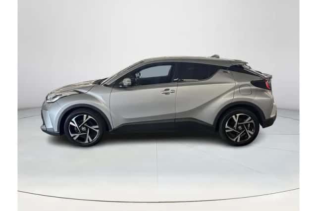 Toyota C-HR (2023) thumbnail 2